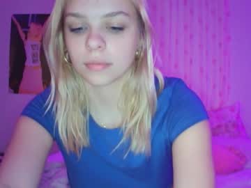 girl
        cindyloulou1 cam image #1055784