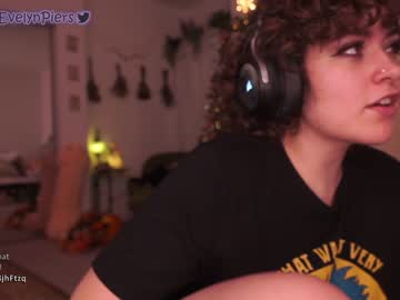 girl
        evelynpiers cam image #307325