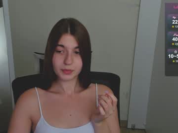 girl
        stacy_cy cam image #4850333