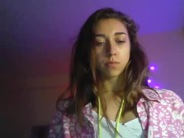 girl
        pink_veil cam image #1858279