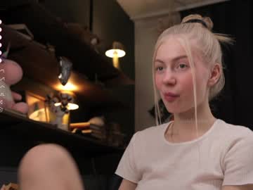 girl
        kateharrise cam image #5555802