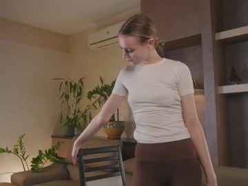 girl
        sunnivaharder cam image #6438909