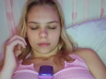girl
        cindyloulou1 cam image #1082849