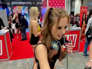 girl
        yourgirlmillie cam image #601675