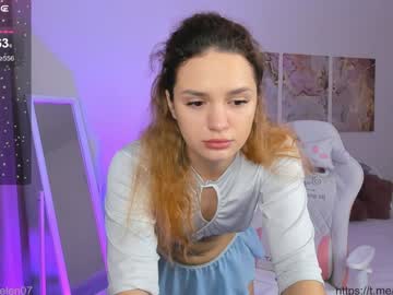 girl
        mysticalelen cam image #5481314
