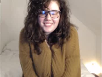 girl
        laceyblack42069 cam image #2316365