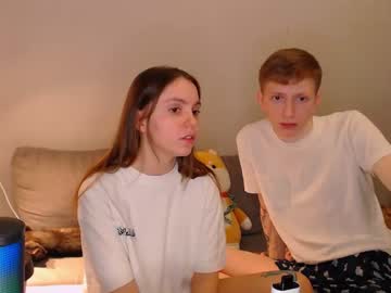 couple
        julsweet cam image #3596287
