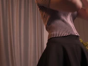 girl
        wanda_woman cam image #5211500