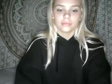girl
        cindyloulou1 cam image #3072617