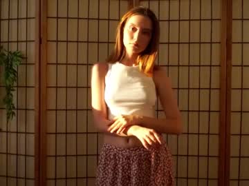 girl
        maureenhaith cam image #4219316