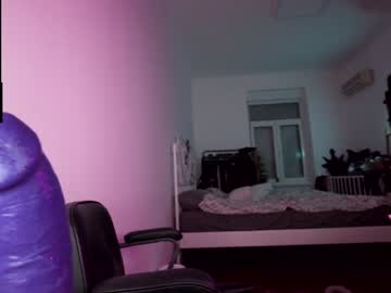 girl
        spivi cam image #5191678
