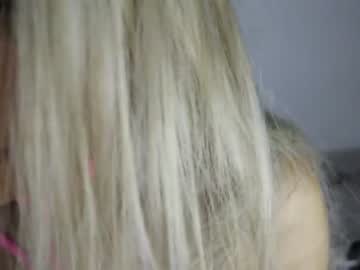 girl
        wendy_daniela cam image #2404896