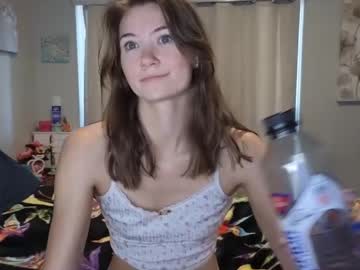 girl
        katynowhere cam image #4776155