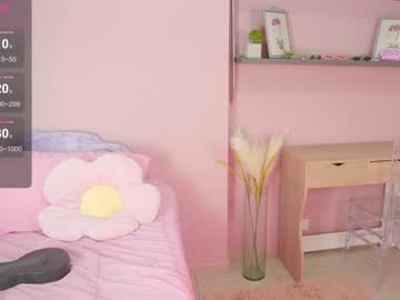 girl
        little_effy18_ cam image #4776107