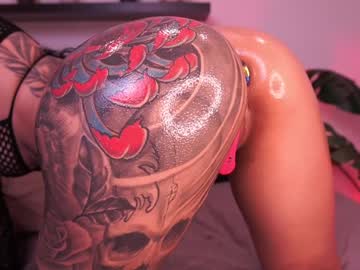 girl
        camilalovers01 cam image #6852922