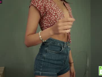 girl
        tessarosse_ cam image #1954294