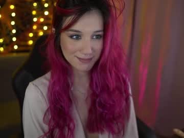girl
        greeny_mat cam image #1835376