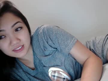 girl
        london_tipton cam image #2730330