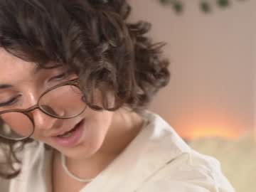 girl
        you_fell_in_love cam image #5266414