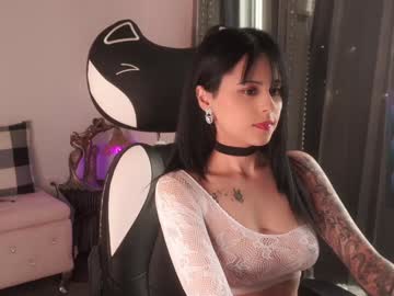girl
        mysticxkitty cam image #6325437