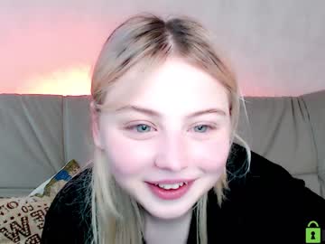 girl
        shy_blondiee cam image #809886