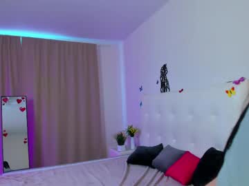girl
        pandorapawss cam image #6565994
