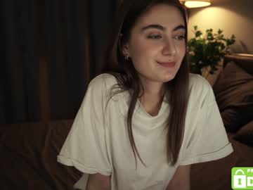 girl
        tessarosse_ cam image #1691229
