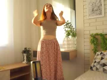 girl
        maureenhaith cam image #4212296