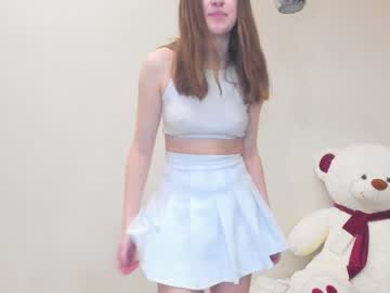girl
        emily_siu cam image #2676168