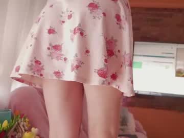 girl
        clementine__ cam image #4310595