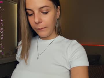 girl
        erline_may cam image #4081013