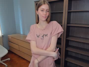 girl
        evamatthews cam image #1000004