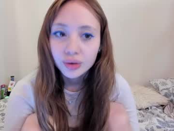 girl
        mira_tasty cam image #5797100