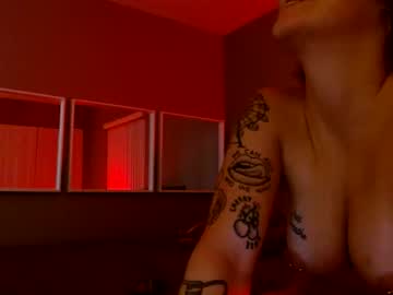 girl
        emersonimpulsive cam image #201078