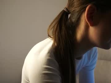 girl
        edythhesley cam image #6196541