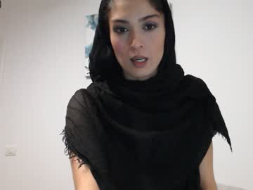girl
        persian_baddie cam image #1844234