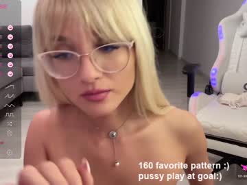 girl
        lovelybianca_ cam image #4192737