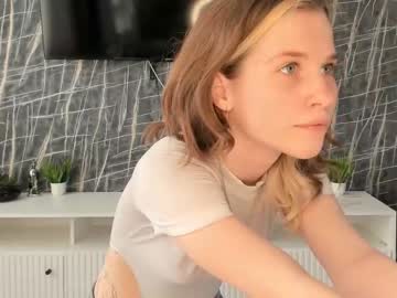 girl
        lynnatlee cam image #3873481
