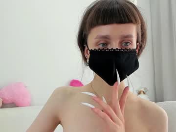 girl
        flowerofsin2001 cam image #3980749