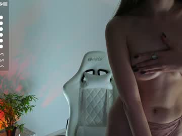 girl
        jessiewaves cam image #112226