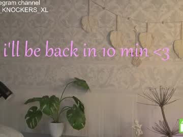 girl
        ella_knockers_xl cam image #6159649