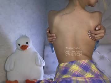 girl
        lesi_moonie cam image #4580053