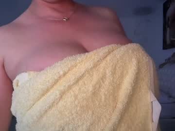 girl
        kiradivine cam image #6826565