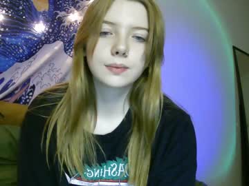 girl
        lillygoodgirl cam image #1887606